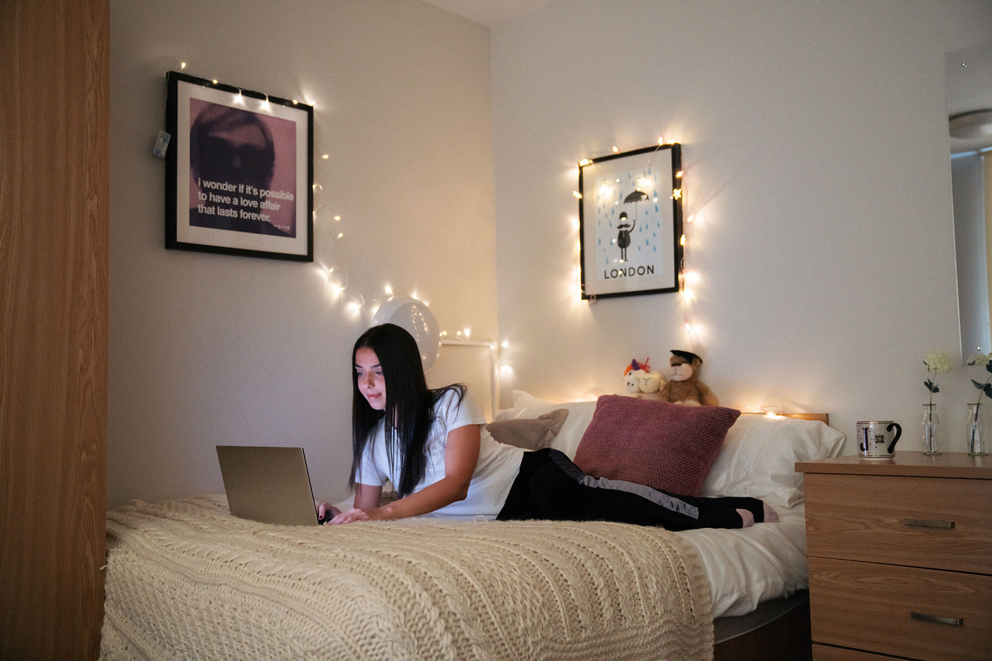 25 Cute Ideas To Decorate Uni Room On A Budget